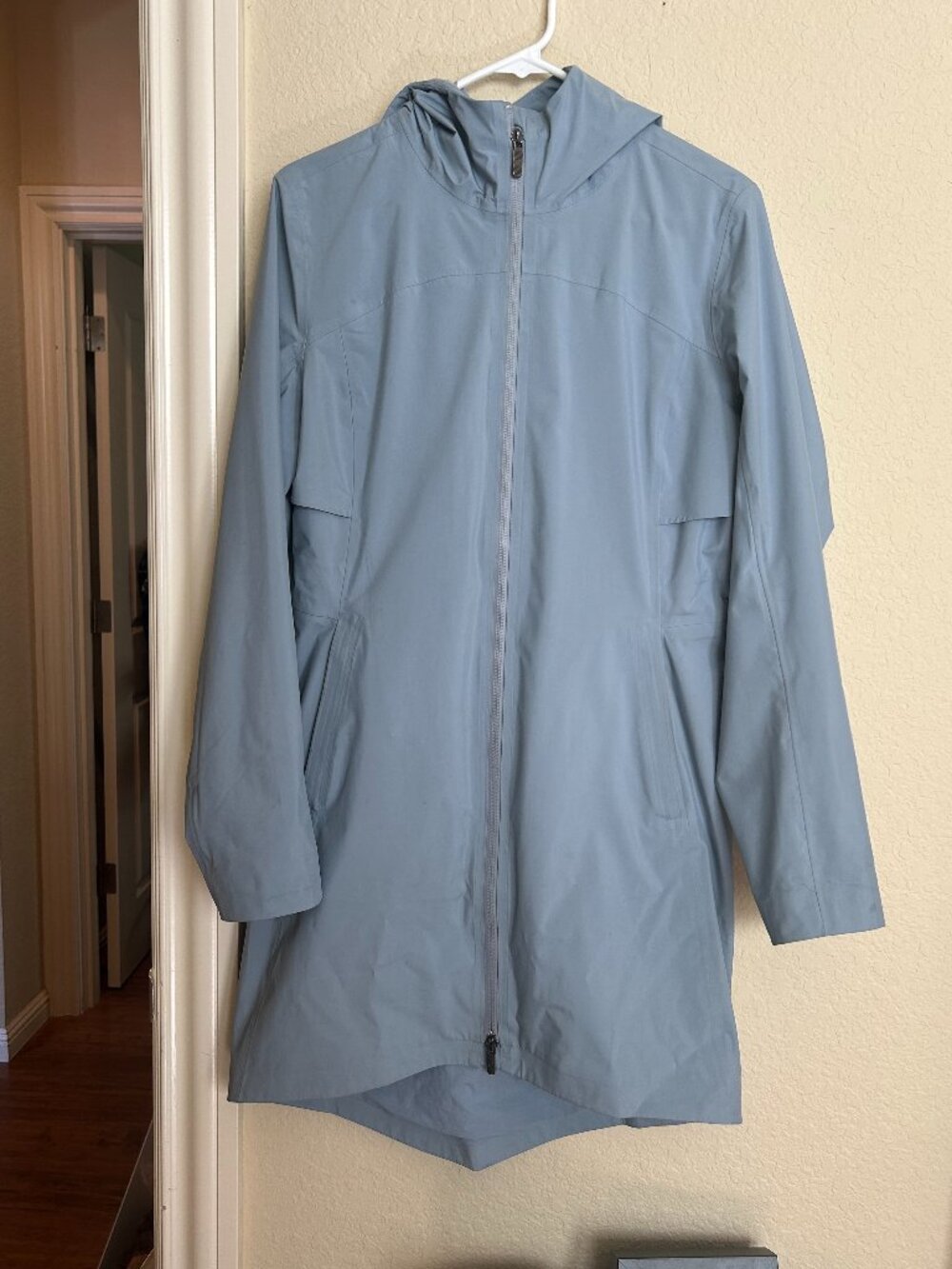Lululemon Rain Rebel jacket - size 6 - light blue